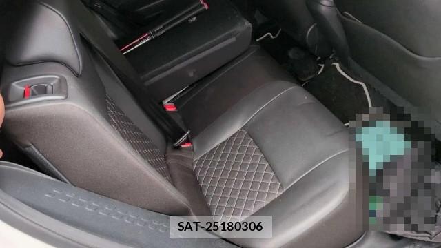 Toyota C-HR 2019-10 8855389-6