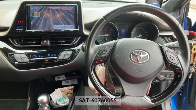 Toyota C-HR 2017-04 8855406-16