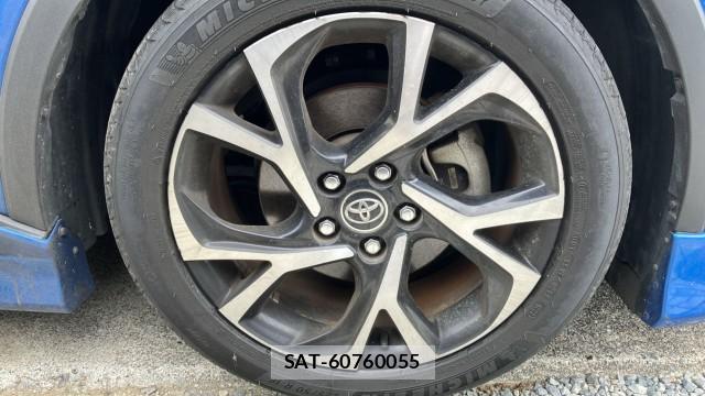 Toyota C-HR 2017-04 8855406-8