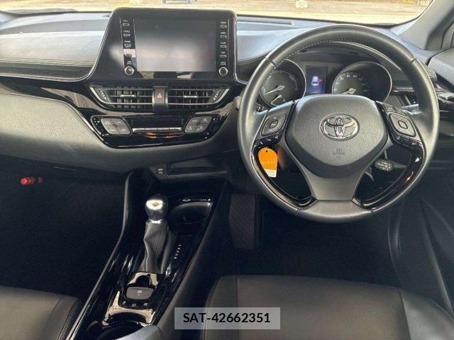 Toyota C-HR 2021-10 8855482-2