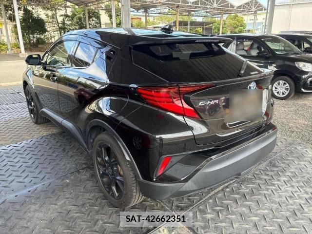 Toyota C-HR 2021-10 8855482-6