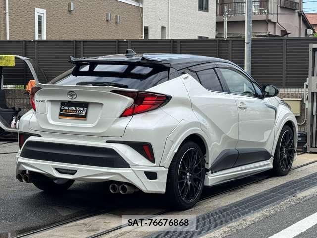 Toyota C-HR 2021-04 8855521-4