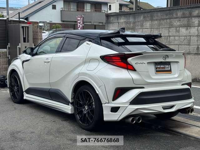 Toyota C-HR 2021-04 8855521-6