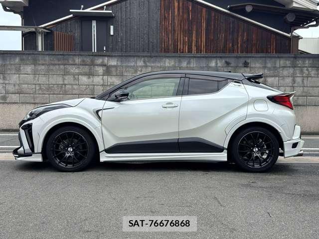 Toyota C-HR 2021-04 8855521-7