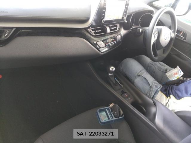 Toyota C-HR 2022-07 8856248-2