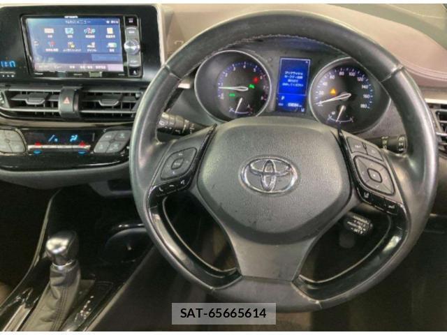 Toyota C-HR 2017-07 8856269-2