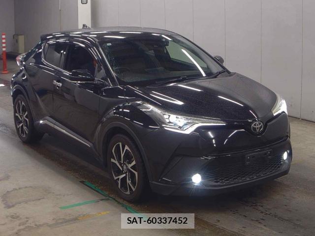 Toyota C-HR 2017-07 8856279-0