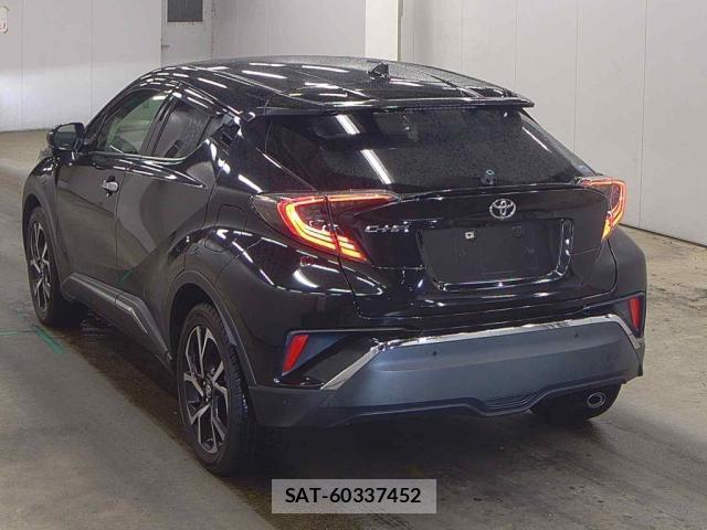 Toyota C-HR 2017-07 8856279-1