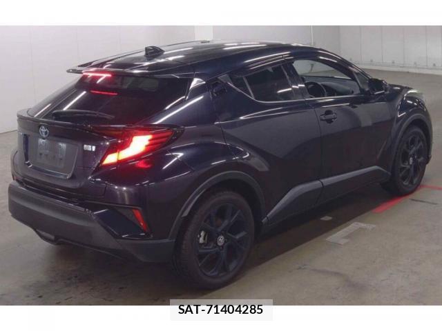 Toyota C-HR 2021-08 8856562-1