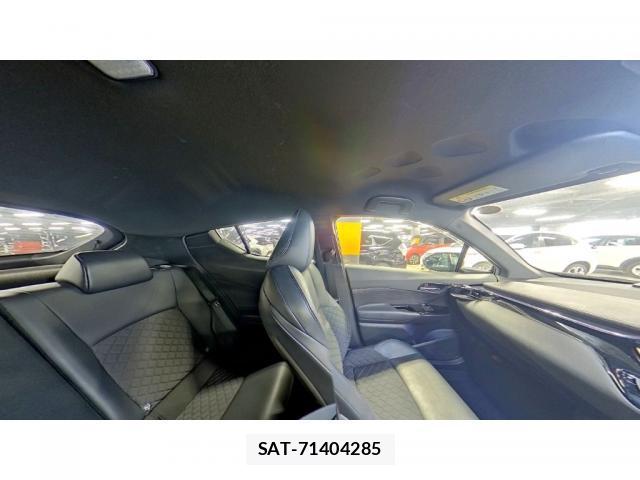Toyota C-HR 2021-08 8856562-7