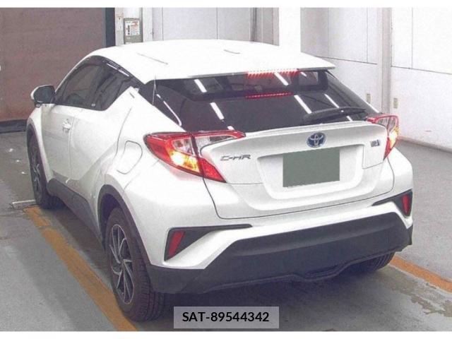 Toyota C-HR 2017-11 8856569-8