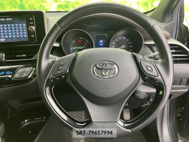 Toyota C-HR 2018-04 8856930-11