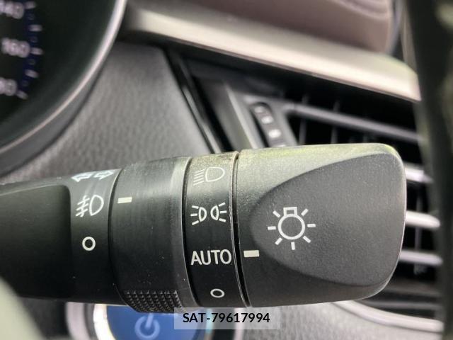 Toyota C-HR 2018-04 8856930-12