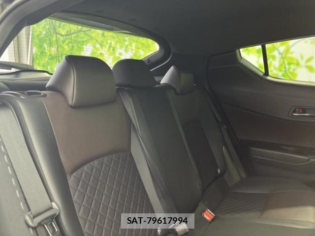 Toyota C-HR 2018-04 8856930-4