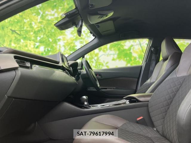 Toyota C-HR 2018-04 8856930-5