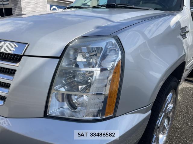 Cadillac ESCALADE 2013-04 8856479-17