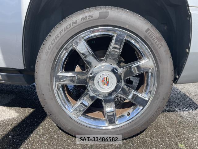 Cadillac ESCALADE 2013-04 8856479-19