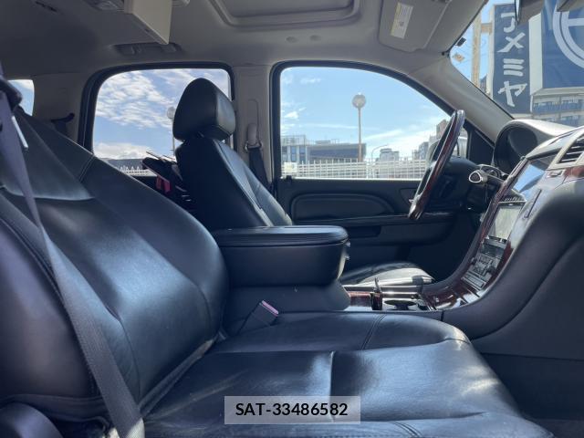 Cadillac ESCALADE 2013-04 8856479-4