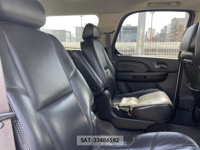 Cadillac ESCALADE 2013-04 8856479-5