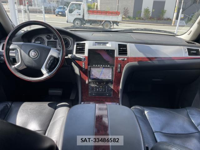 Cadillac ESCALADE 2013-04 8856479-7
