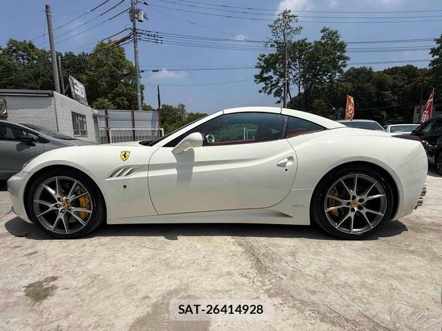 Ferrari California 2018-03 8856180-17