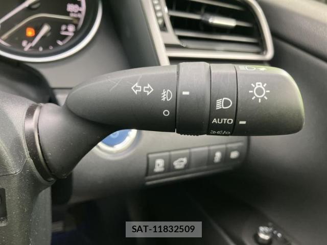Toyota CAMRY 2023-10 8856981-14