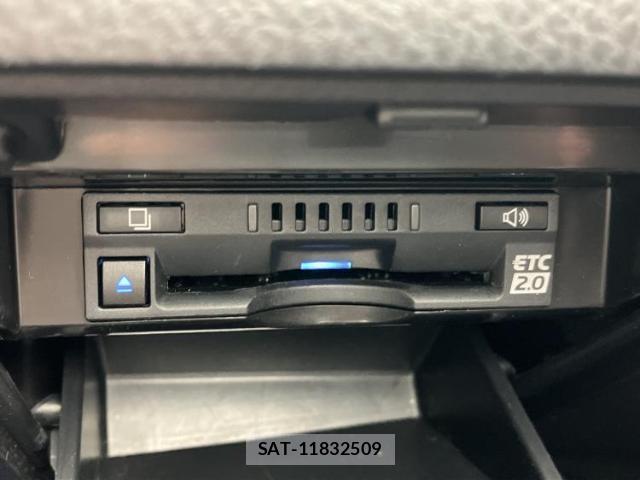 Toyota CAMRY 2023-10 8856981-16