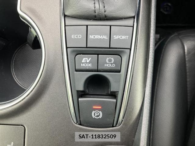 Toyota CAMRY 2023-10 8856981-17