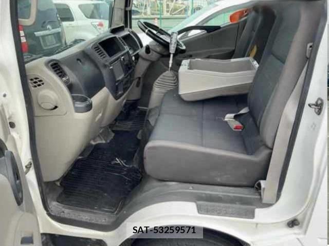 MITSUBISHI FUSO CANTER GUTS 2015-11 8855020-7