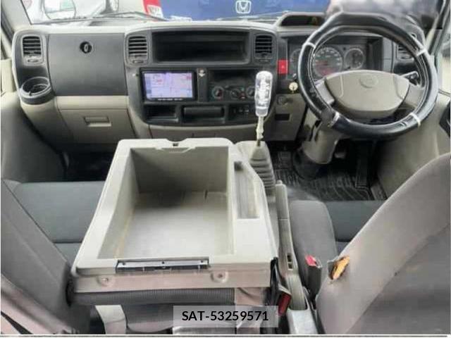MITSUBISHI FUSO CANTER GUTS 2015-11 8855020-8