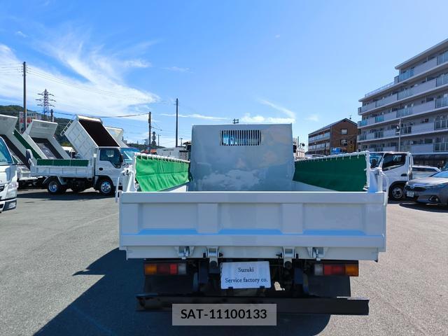 MITSUBISHI FUSO CANTER 2014-08 8854013-3