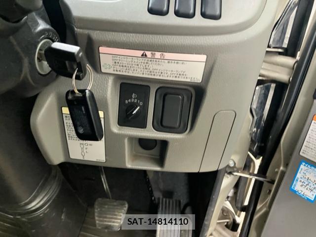 MITSUBISHI FUSO CANTER 2017-03 8854552-8