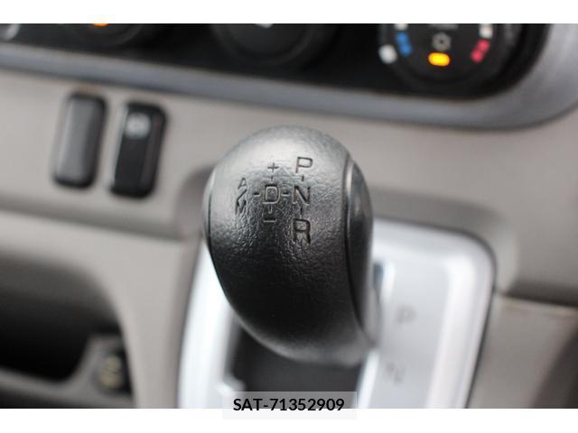 MITSUBISHI FUSO CANTER 2017-06 8854861-13