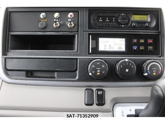 MITSUBISHI FUSO CANTER 2017-06 8854861-14