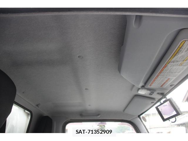 MITSUBISHI FUSO CANTER 2017-06 8854861-16