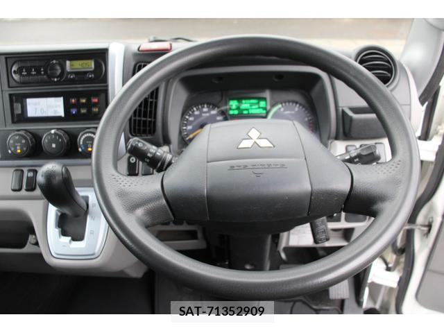 MITSUBISHI FUSO CANTER 2017-06 8854861-9