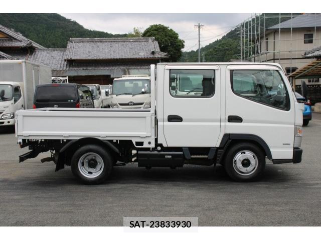MITSUBISHI FUSO CANTER 2020-03 8854863-4