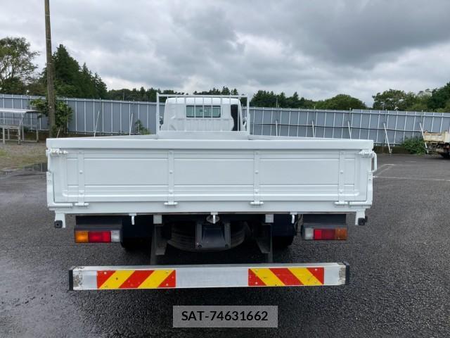 MITSUBISHI FUSO CANTER 2017-10 8855100-4