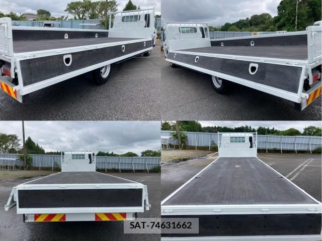 MITSUBISHI FUSO CANTER 2017-10 8855100-7