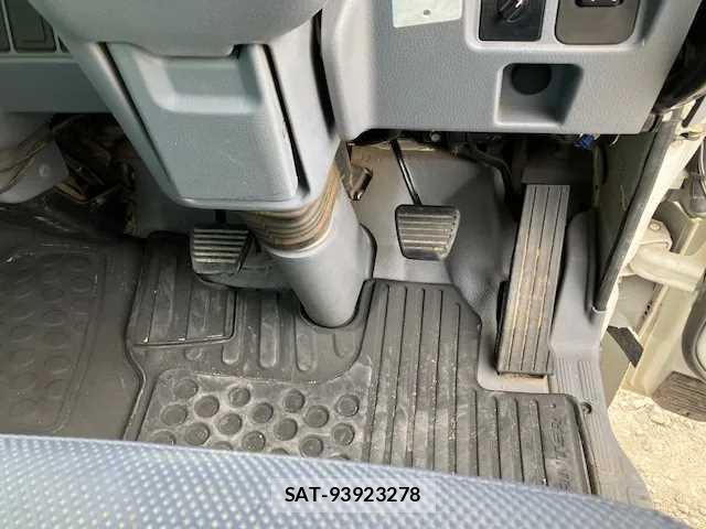 MITSUBISHI FUSO CANTER 2011 8855691-7