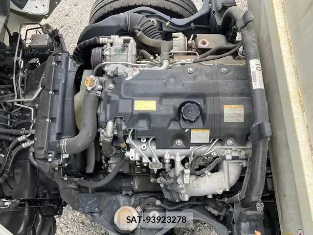 MITSUBISHI FUSO CANTER 2011 8855691-9