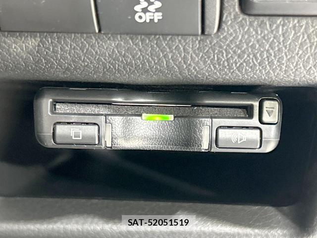 Nissan Caravan 2025-11 8854697-5
