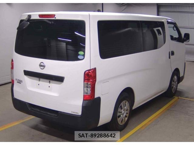 Nissan Caravan 2015-08 8855906-4