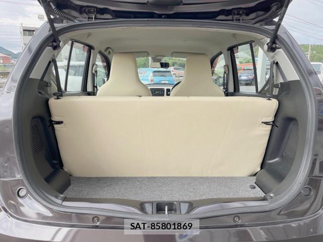 Mazda CAROL 2018-01 8812541-11