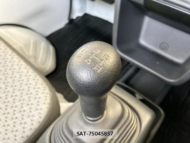 Suzuki CARRY TRUCK 2018-10 8857111-14