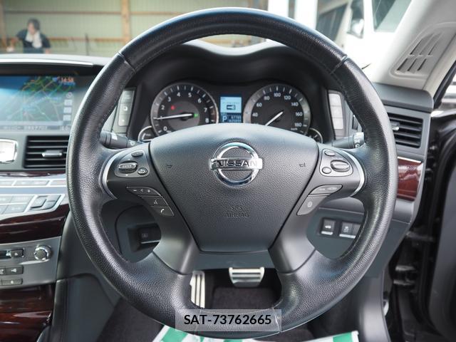 Nissan CIMA 2013-10 8856034-17
