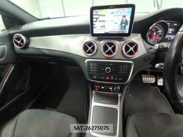 Mercedes Benz CLA-CLASS 2015-07 8855812-2