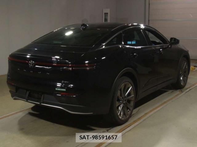 Toyota Crown Crossover 2024-06 8855571-1