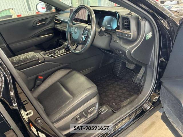 Toyota Crown Crossover 2024-06 8855571-8