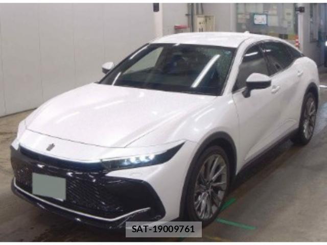 Toyota Crown Crossover 2023-01 8855801-3